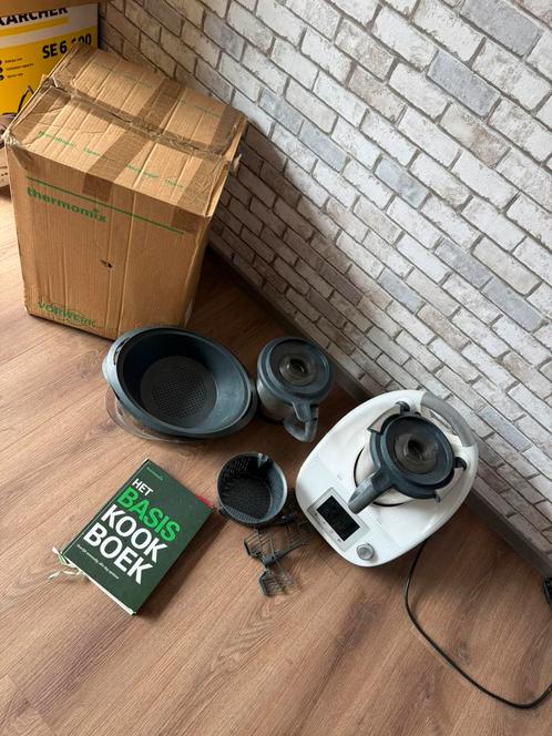 Thermomix TM5 – Compleet + extra mengkom, Elektronische apparatuur, Keukenmixers, Zo goed als nieuw, 1 tot 2 liter, 3 snelheden of meer