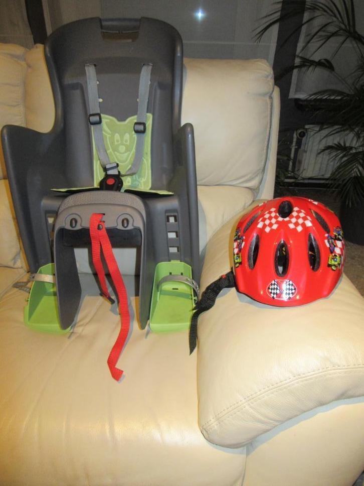 Kinderfietsstoel met helm, Fietsen en Brommers, Fietsaccessoires | Fietsstoeltjes, Zo goed als nieuw, Achterzitje, 9 t/m 36 kg
