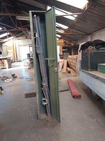 Brancardkast met brancard  beschikbaar voor biedingen