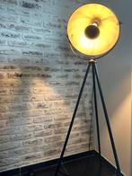 Vintage industriële staanlamp, Huis en Inrichting, Lampen | Vloerlampen, Ophalen, Zo goed als nieuw