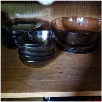 Franse zwarte glazen servies Arcopal en Seca, Vanaf 0,5€/st beschikbaar voor biedingen