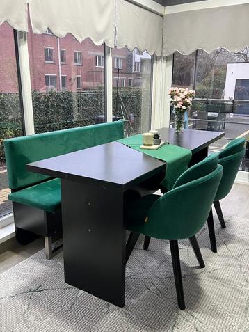 Set te koop beschikbaar voor biedingen