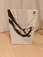 Batman The Black Mirror Black & White HC Deluxe, Ophalen of Verzenden, Zo goed als nieuw