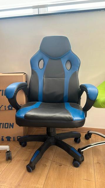 Gamingchair in super staat disponible aux enchères