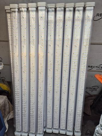 Philips LED armaturen 160cm /6400 lm/4000K beschikbaar voor biedingen