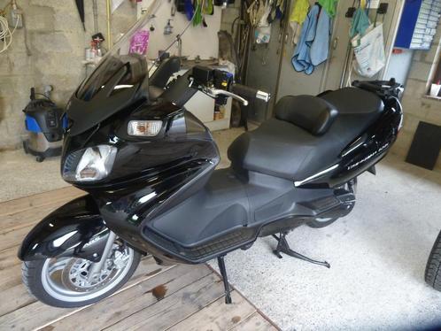 Suzuki Burgman 650 executive 4900km, Motoren, Motoren | Suzuki, Particulier, Scooter, meer dan 35 kW, 2 cilinders, ABS, Handvatverwarming