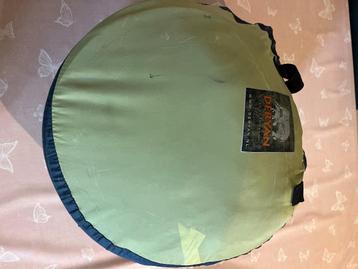 Deryan Peutertentje met GRATIS luchtmatrasje beschikbaar voor biedingen