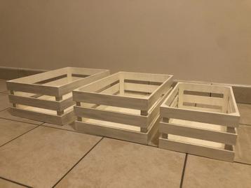 houten witte kistjes