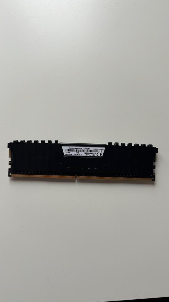 Corsair DDR4 Vengeance LPX 1 x 8 Go 2400 C14, Informatique & Logiciels, Mémoire RAM, Comme neuf, Desktop, 8 GB, DDR4, Envoi