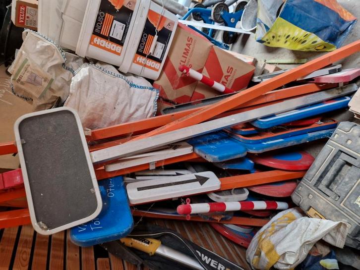 Set verkeersborden plus voet, Doe-het-zelf en Bouw, Overige Doe-Het-Zelf en Bouw, Gebruikt, Ophalen