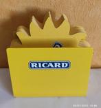 Een onderzetterhouder en 12 RICARD-onderzetters., Verzamelen, Merken en Reclamevoorwerpen, Ophalen of Verzenden, Nieuw, Reclamebord