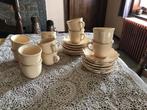 Vaisselle-Tasses à café/thé et sous-tasses couleur crème, Ophalen, Zo goed als nieuw, Porselein, Kop(pen) en/of Schotel(s)