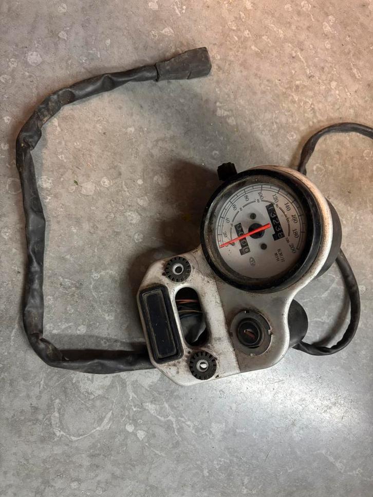 Compteur et filtre à air Cagiva Planet 125, Motos, Motos | Cagiva, Particulier, Enlèvement ou Envoi