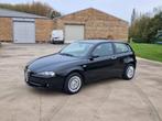 Alfa 147 Benzine 28.000km Airco  Klaar om in te schrijven!!, Auto's, Zwart, 1600 cc, Zwart, Bedrijf