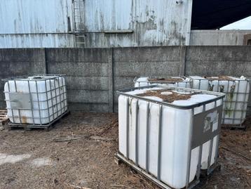 gebruikte IBC 1000l water vat beschikbaar voor biedingen