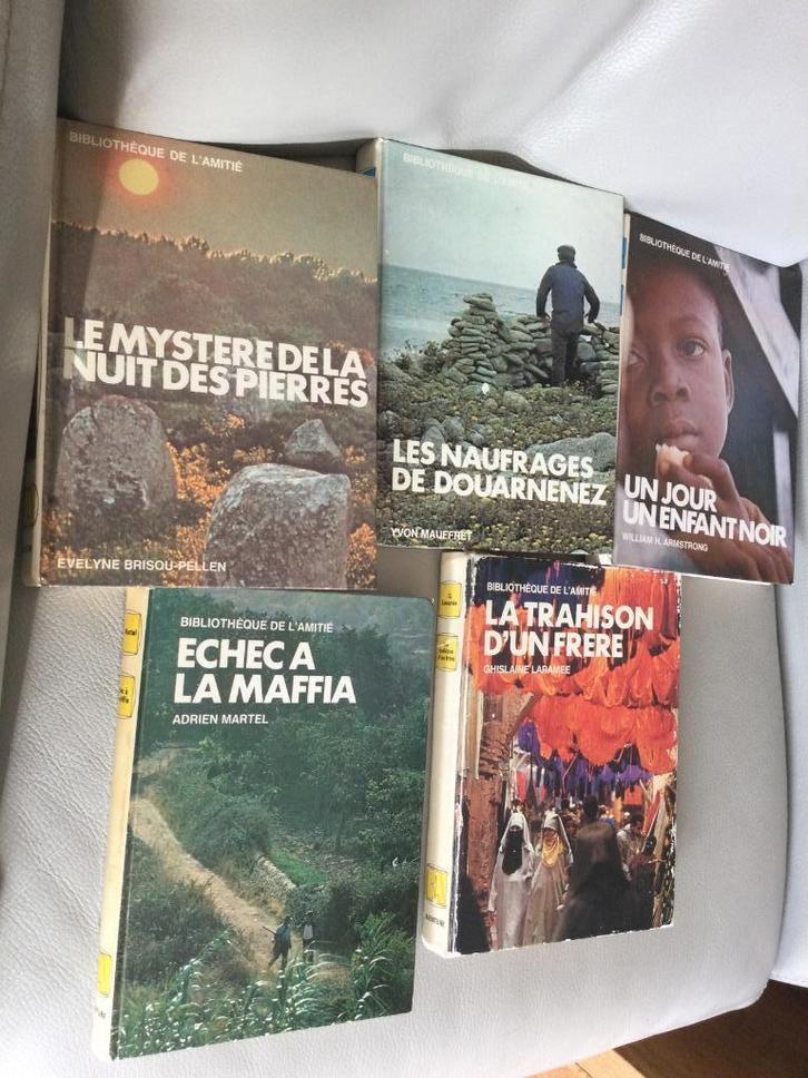 5 LIVRES"BIBLIOTHEQUE L'AMITIE"+"ZONE INTERDITE-SOLIDARITE-, Antiquités & Art, Antiquités | Livres & Manuscrits, Enlèvement ou Envoi
