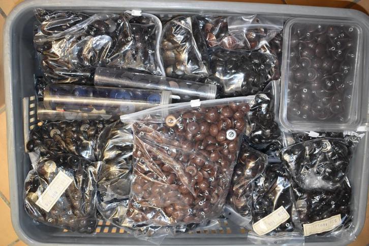 massa lederlook knopen / voetbalknopen, Hobby en Vrije tijd, Naaien en Fournituren, Nieuw, Knoop of Knopen, Ophalen