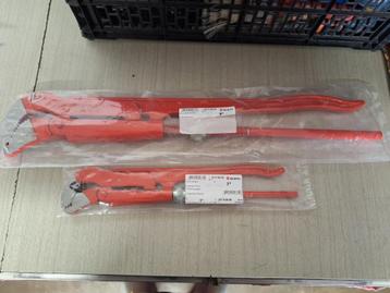 2 Pince serre-tube Hilti beschikbaar voor biedingen