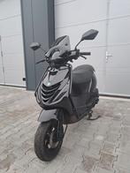 Piaggio Zip 4T Scooter Glans Zwart FULL OPTION (A-KLASSE), Ophalen of Verzenden, Zo goed als nieuw