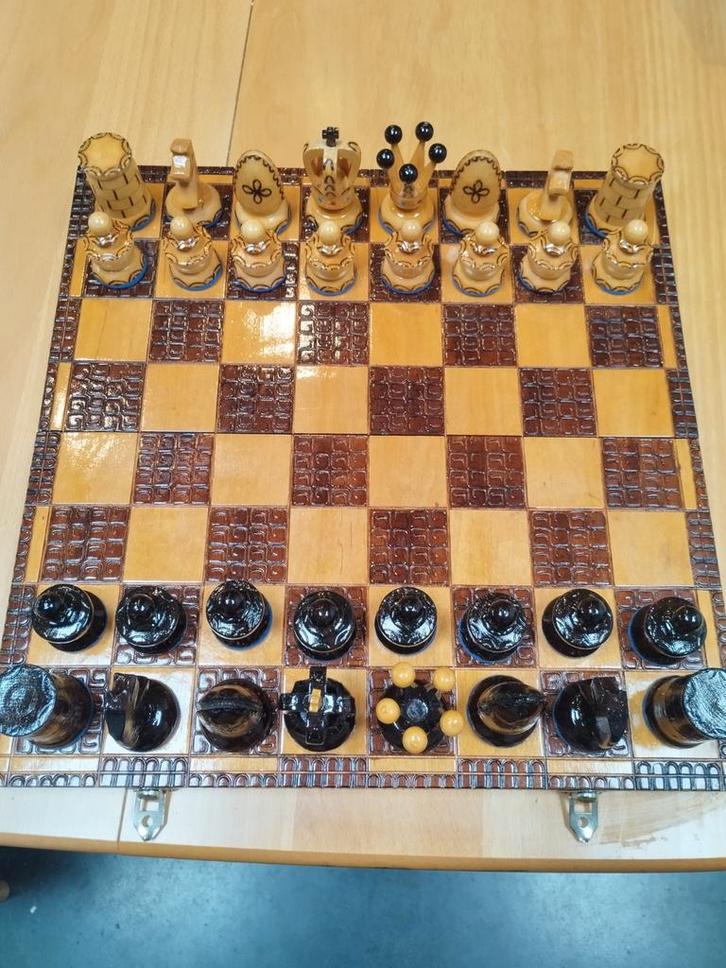 Magnifique échiquier de collection polonais, Hobby & Loisirs créatifs, Jeux de société | Jeux de plateau, Enlèvement ou Envoi