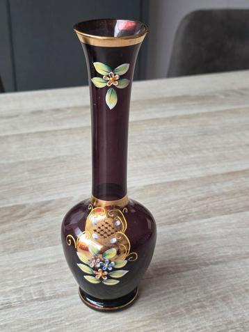 Kleine vintage vaas beschikbaar voor biedingen