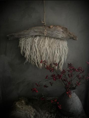 Wanddecoratie schaapsvacht beschikbaar voor biedingen