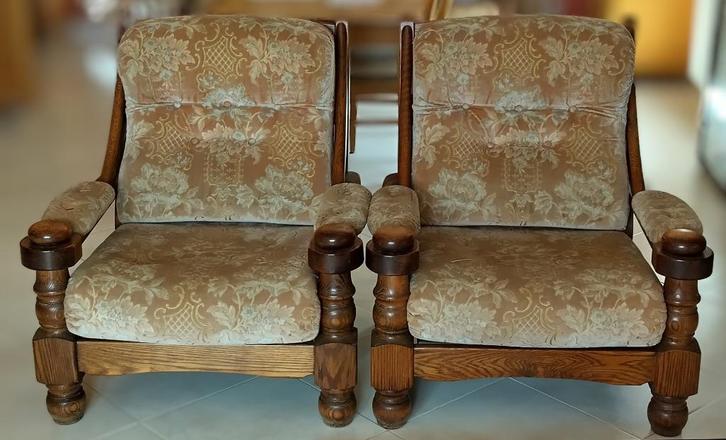 2 vintage rustieke fauteuils van hout/fluweel uit 1970, Antiek en Kunst, Antiek | Meubels | Stoelen en Sofa's, Ophalen