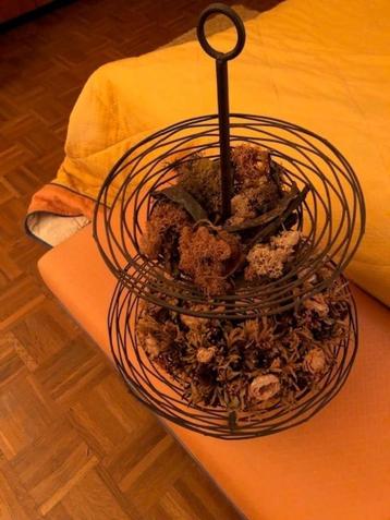 ijzeren pièce montée voor gedroogde bloemen of lekkernijen,… beschikbaar voor biedingen
