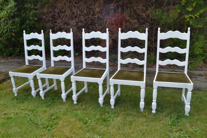5 witte houten stoelen met zit in stof, Huis en Inrichting, Stoelen, Gebruikt, Vijf, Zes of meer stoelen, Hout, Stof, Wit, Ophalen