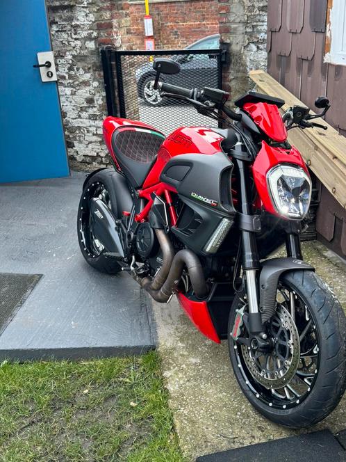 Diavel AMG Carbone édition limitée  échange contre Pagnigal, Motoren, Motoren | Ducati, Particulier, Ophalen