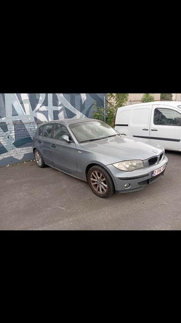 Bmw 118i-motor gestart door, Auto's, BMW, 1 Reeks, Particulier, Zilver of Grijs, Coupé