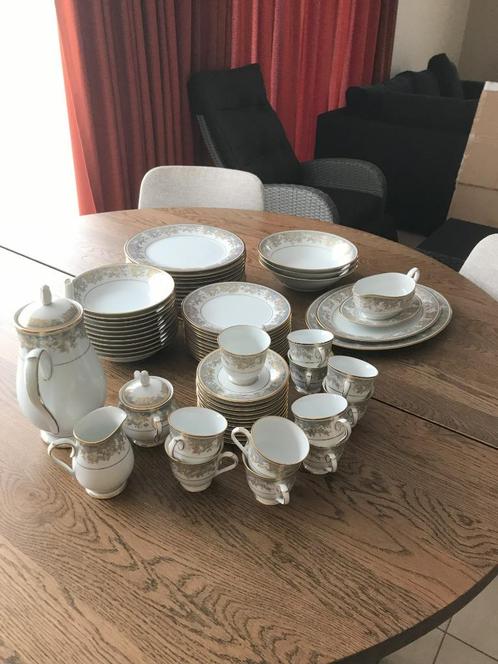 servies in porselein, Huis en Inrichting, Keuken | Servies, Gebruikt, Bord(en), Overige stijlen, Porselein, Ophalen
