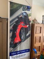 Triumph Daytona 675 dealer promo flag, Motos, Accessoires | Autre, Verzamelaarsobject, Utilisé