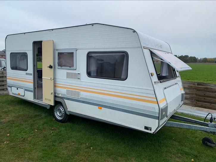 Knaus Südwind/compleet/voortent/MTM 1200 kg, Caravans en Kamperen, Caravans, Particulier, tot en met 4, 750 - 1000 kg, Knaus, Kachel