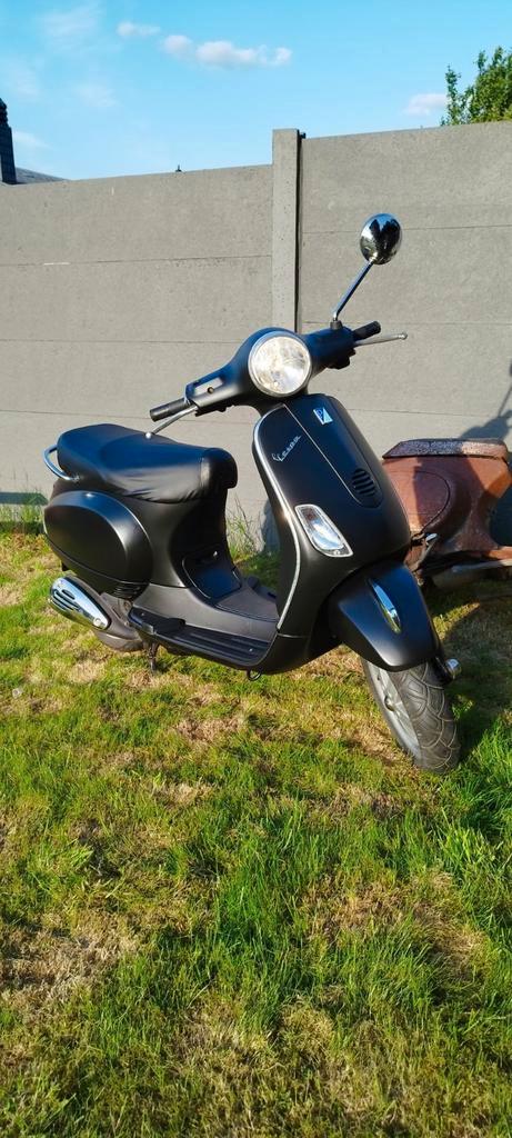 Vespa Piaggio lx, Fietsen en Brommers, Scooters | Vespa, Zo goed als nieuw, Ophalen of Verzenden