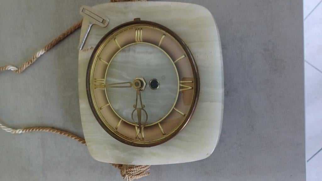 Horloge marbre  mural annee 1959