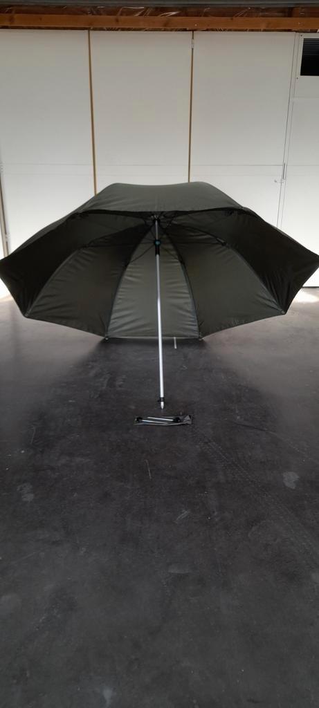 Korum supersteel brolly 50 inch, Watersport en Boten, Hengelsport | Algemeen, Zo goed als nieuw, Ophalen