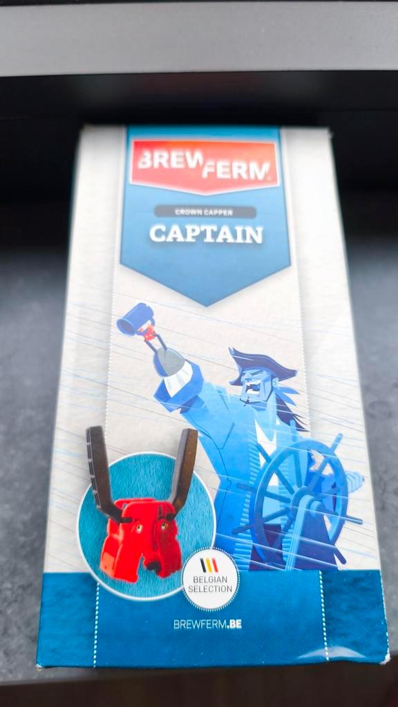 Kroonkurk apparaat / bierdoppen apparaat, Hobby en Vrije tijd, Overige Hobby en Vrije tijd, Ophalen