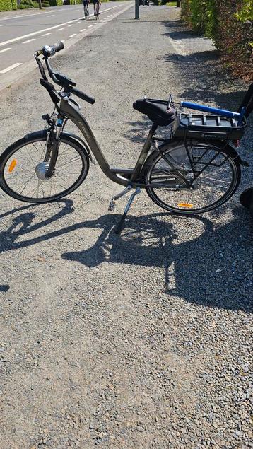  Velo électrique elops 900. 250kms. Comme neuf beschikbaar voor biedingen