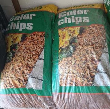 Copeaux en chips colorés (en sac 70 L) NEUF beschikbaar voor biedingen