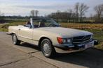 Mercedes-Benz 560 SL cabriolet (oldtimer), Autos, Cuir, Beige, Automatique, Propulsion arrière