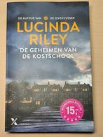 Lucinda Riley - De Geheimen van de Kostschool, Boeken, Ophalen of Verzenden, Zo goed als nieuw, Lucinda Riley, België