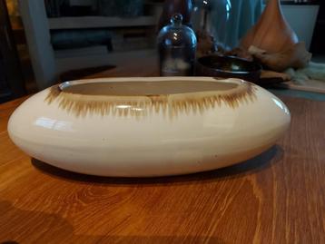 unieke keramiek pot beschikbaar voor biedingen
