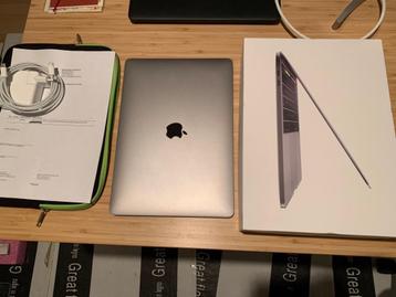 MacBook Pro 13” Touchbar 4 Thunderbolt 4 poorten beschikbaar voor biedingen