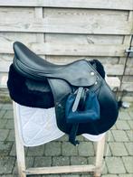 Prestige Paris zadel 18 inch, Dieren en Toebehoren, Paarden en Pony's | Zadels, Ophalen, Zo goed als nieuw, Springen