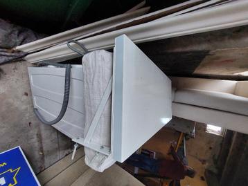 Wandplanken  Wit     µ9z beschikbaar voor biedingen