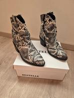 laars en slangenmotief. maat 37. Nooit gedragen, Kleding | Dames, Schoenen, Ophalen of Verzenden, Nieuw