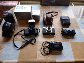 CHINON CM4S ANALOGE CAMERA MET FLITSER EN HUIS  beschikbaar voor biedingen