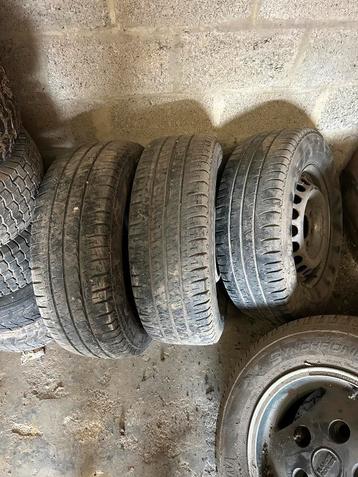 Mercedes Sprinter met 2 wielen beschikbaar voor biedingen