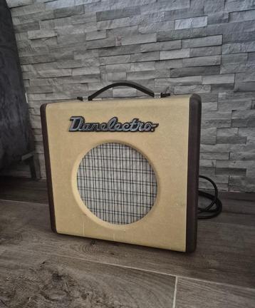 Danelectro Nifty Fifty (verzamelaar) beschikbaar voor biedingen